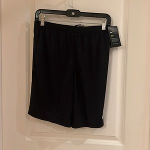NWT Nike Boys Dri Fit Shorts XL